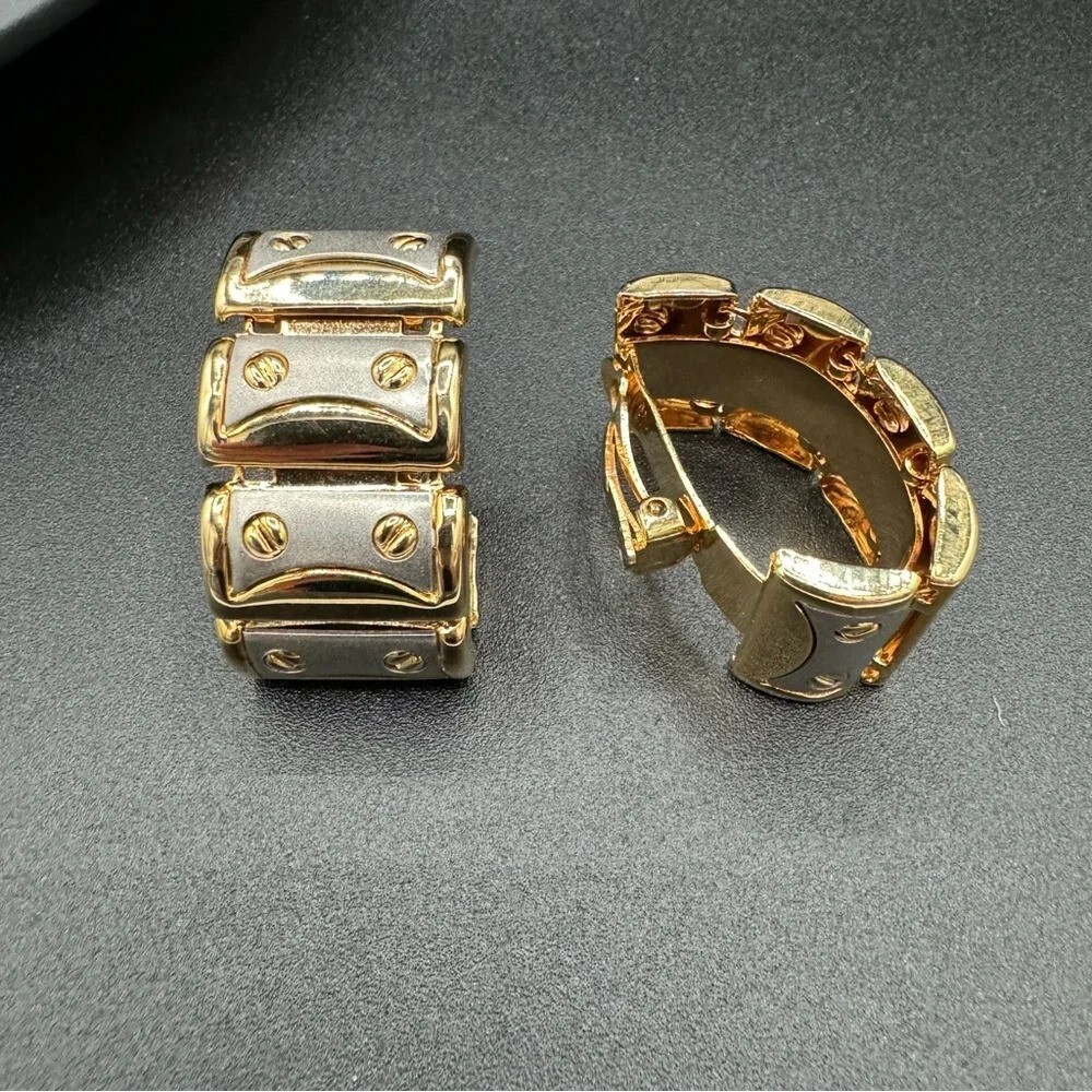 Striking Chunky Silver and Gold Tone Modern Collar Necklace and Earring Set - Picture 9 of 12